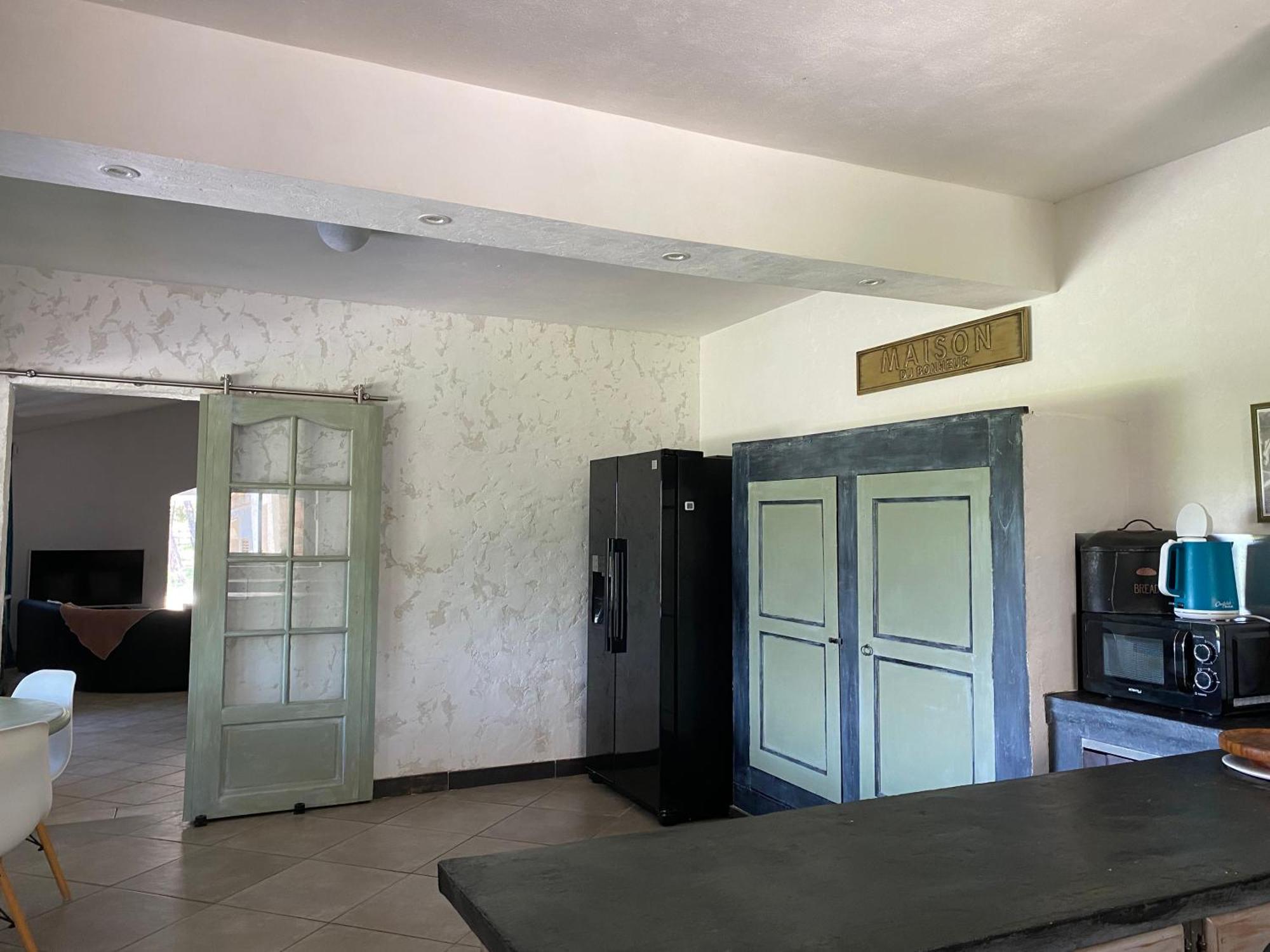 La Villa Le Cannet-des-Maures Zewnętrze zdjęcie